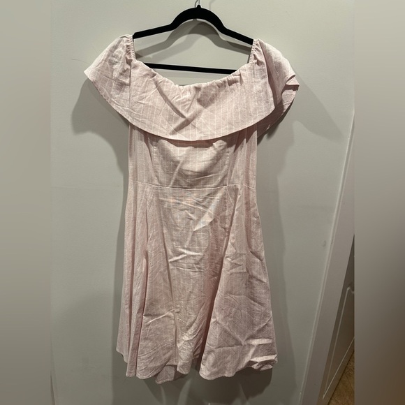 Linen blend off shoulder dress - Picture 2 of 4